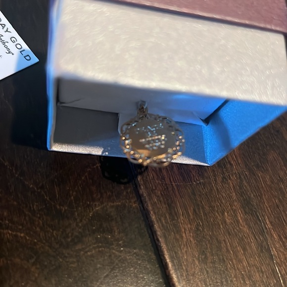 Michael Anthony dove pendant NIB - Picture 6 of 9